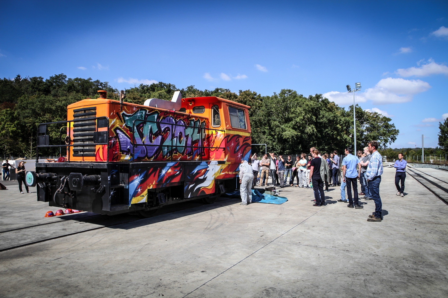 La promo découvre la locomotive peinte
